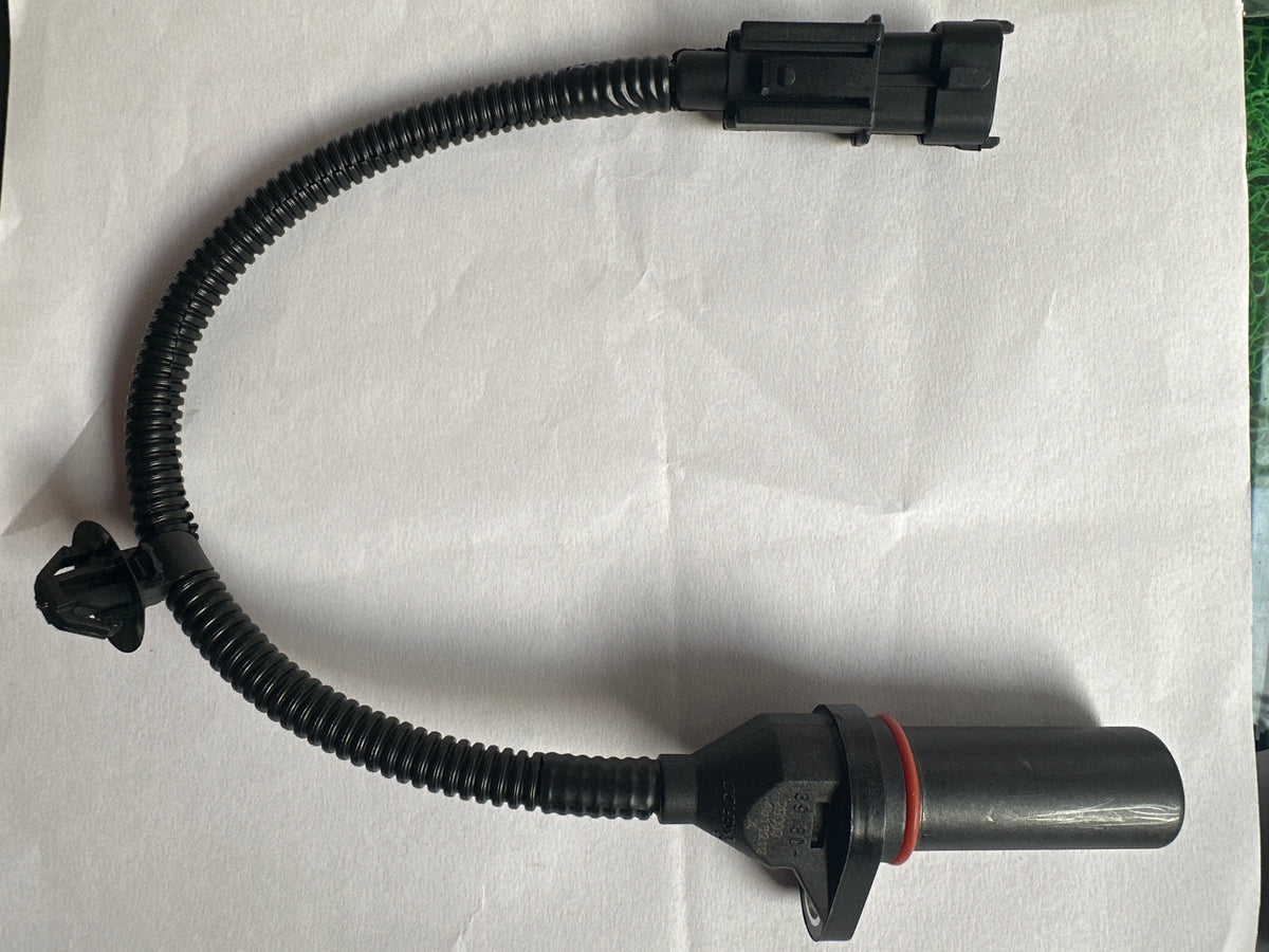 Hyundai Creta / i20 / Verna Petrol Crankshaft Position Sensor (CKP Sensor) | OEM Part No. 39180-2B000